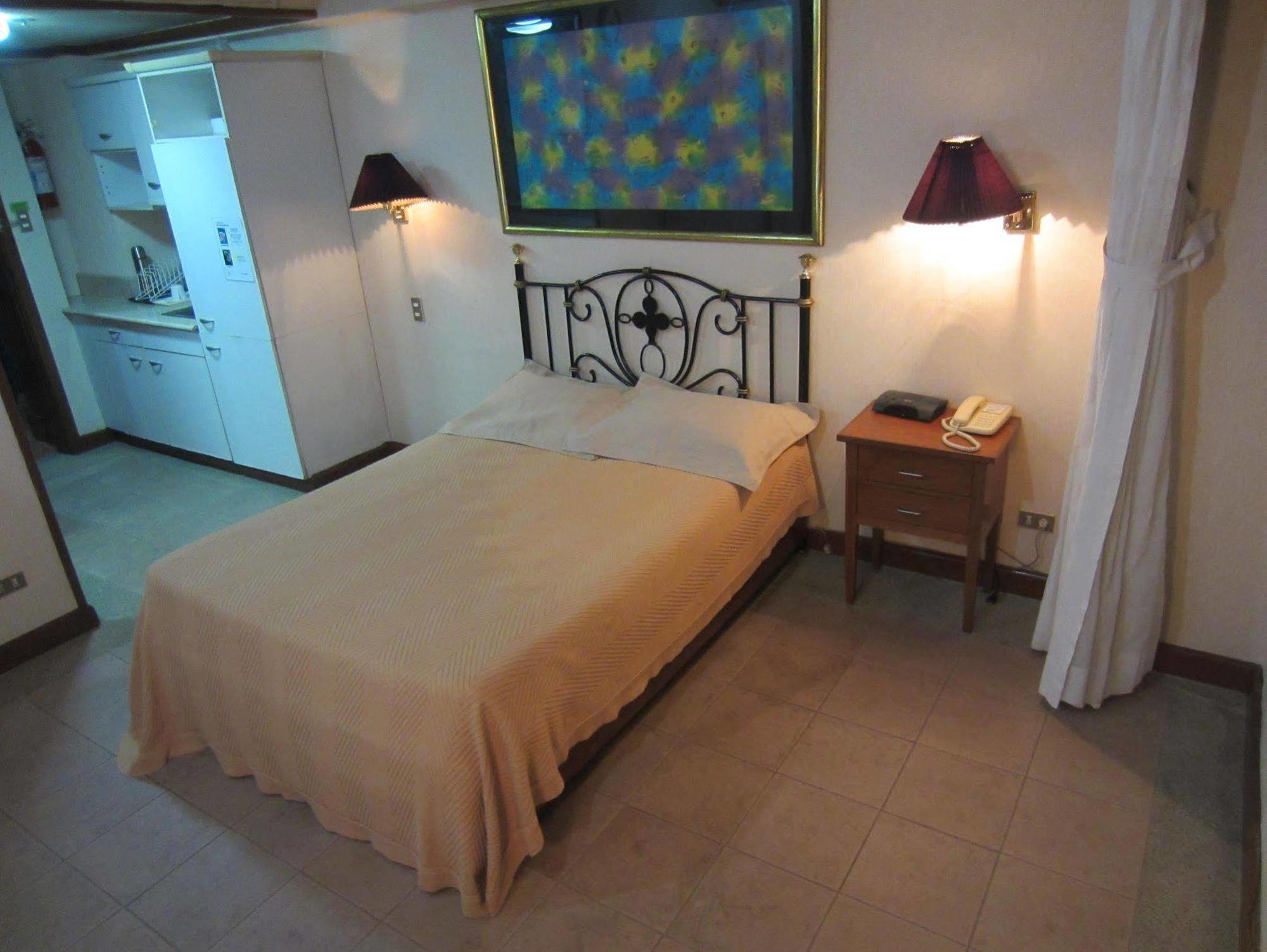 Ceo Suites Manila Exterior photo